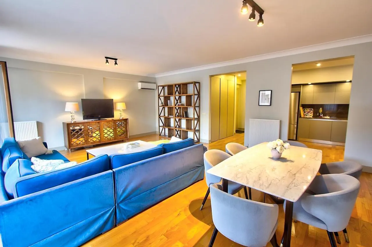 New Build With Modern Amenities And Balcony location